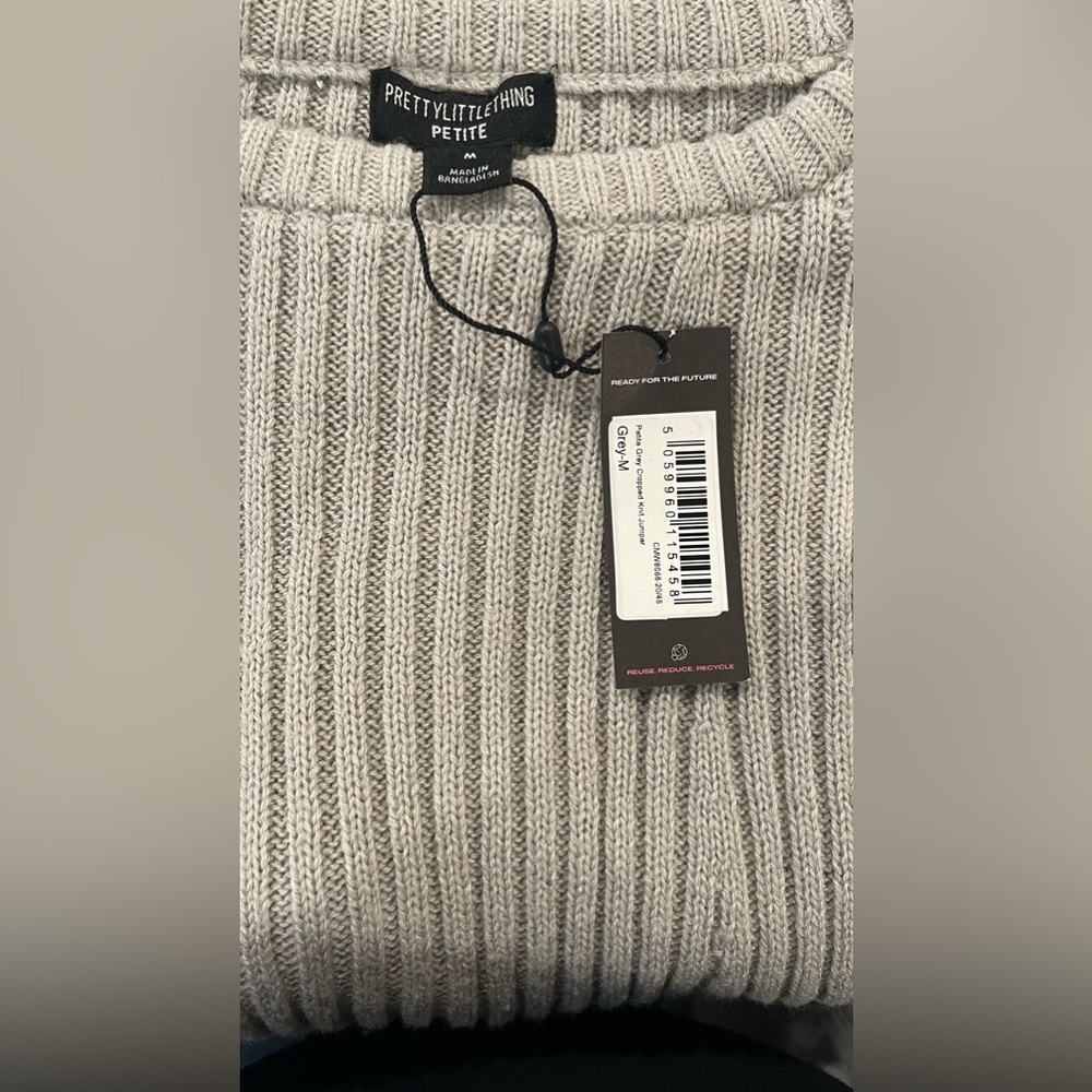 Pretty Little Thing Petite Grey Cropped Rib‎ Knit Sweater - Picture 6 of 6